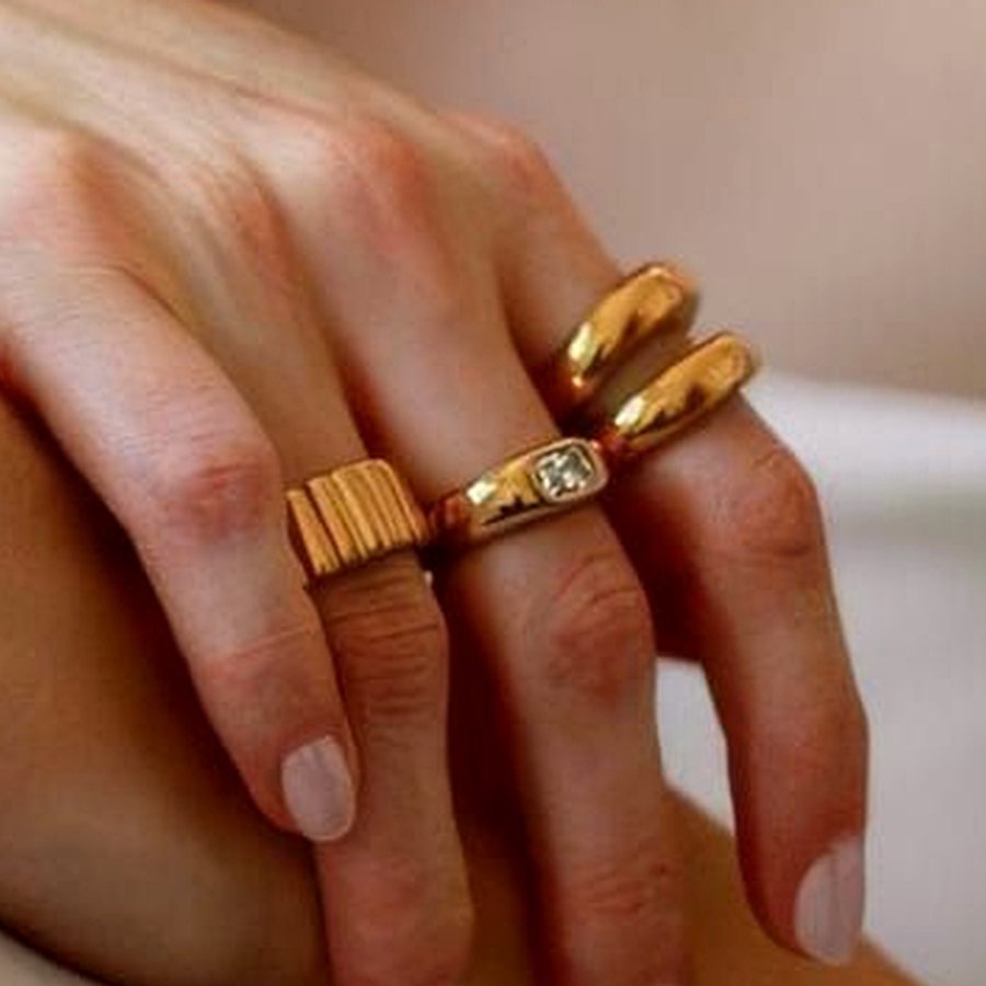 Salma Stacking Set — 21K gold, 7.8g